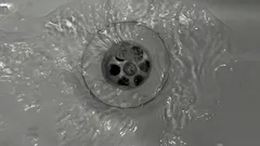 Keukenafvoeren ontstoppen zonder chemische middelen: 3 veilige methoden tegen vetverstoppingen