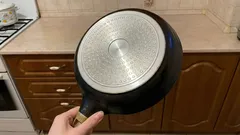 Zelfs jarenlange aangekoekte aanslag verdwijnt in 10 minuten met simpele trucjes – zonder risico voor je pannen