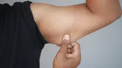 Hoe kom je van slappe armen af met oefeningen voor thuis: simpele tips waar je vandaag nog mee kunt beginnen