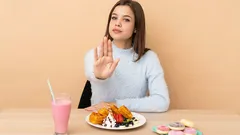 Voortdurend hongergevoel, zelfs na het eten: zo achterhaal je de oorzaken en stop je met tussendoortjes